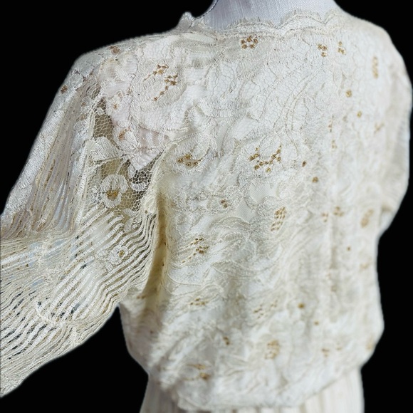 ISABELLE GERHART HOUSTON | 14 | BECKY BISOULIS Ivory Gold Lace Vtg Wedding Dress - Picture 6 of 16